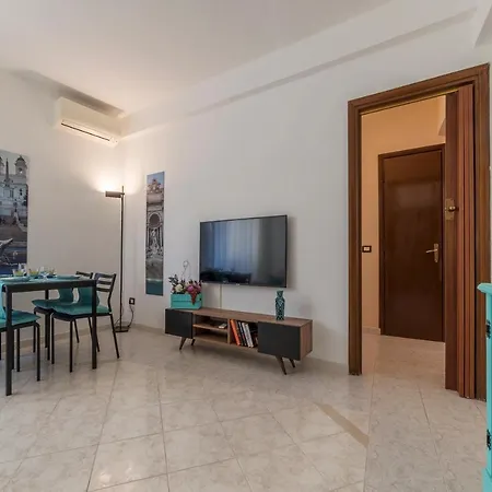 San Giovanni With Balcony Apartment