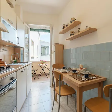 San Giovanni With Balcony Apartment Rome