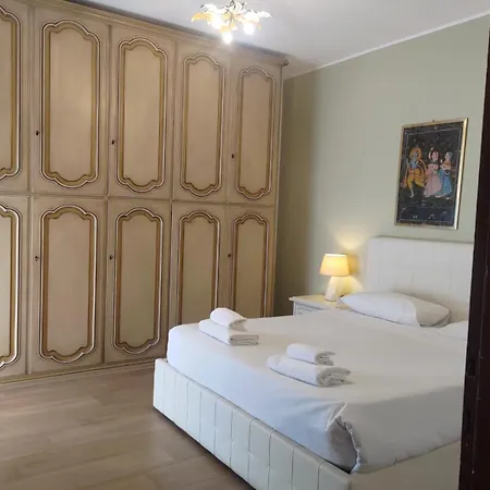 Apartment San Giovanni With Balcony Rome