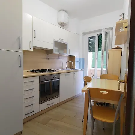 Lägenhet Guesthost - San Giovanni With Balcony