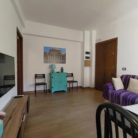 Guesthost - San Giovanni With Balcony * Rom