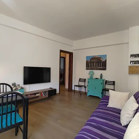 Guesthost - San Giovanni With Balcony Lägenhet