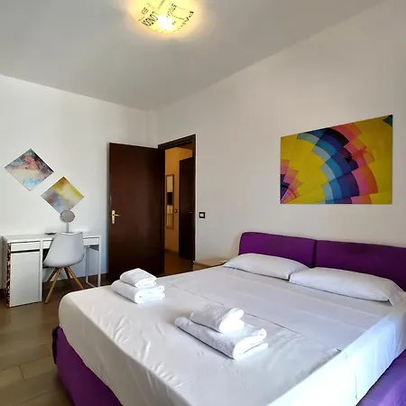 Guesthost - San Giovanni With Balcony Lägenhet Rom