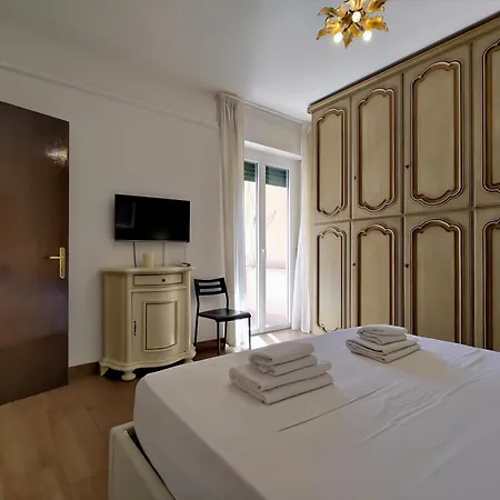 Guesthost - San Giovanni With Balcony *