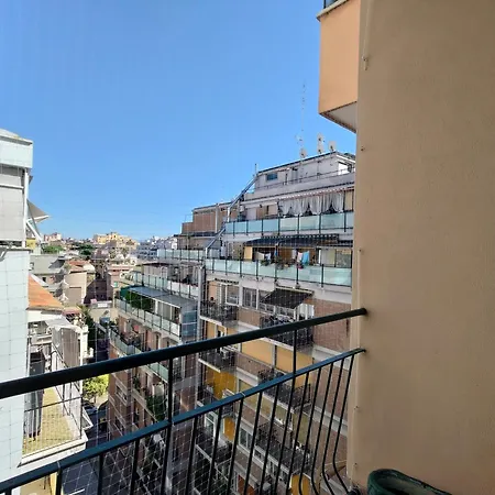 Lägenhet Guesthost - San Giovanni With Balcony