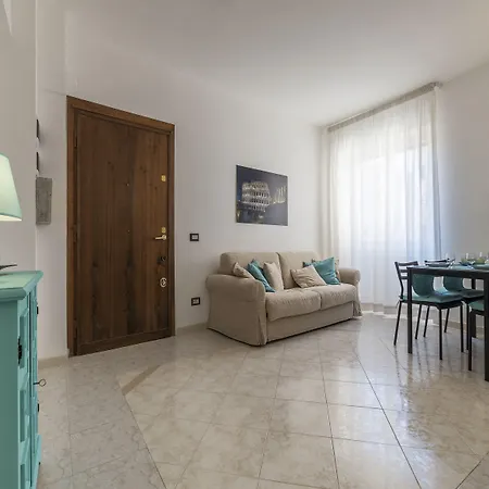 Guesthost - San Giovanni With Balcony Lägenhet