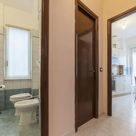 Guesthost - San Giovanni With Balcony Rom