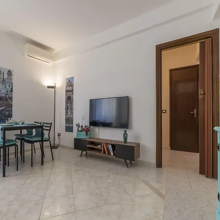 Guesthost - San Giovanni With Balcony * Rom