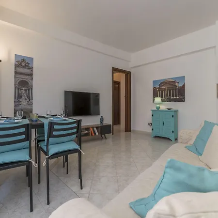 Guesthost - San Giovanni With Balcony Rom