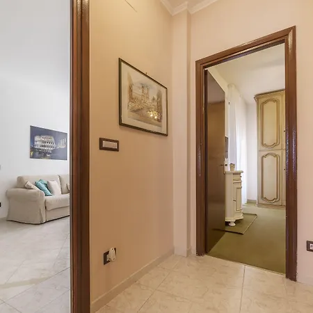 Guesthost - San Giovanni With Balcony *