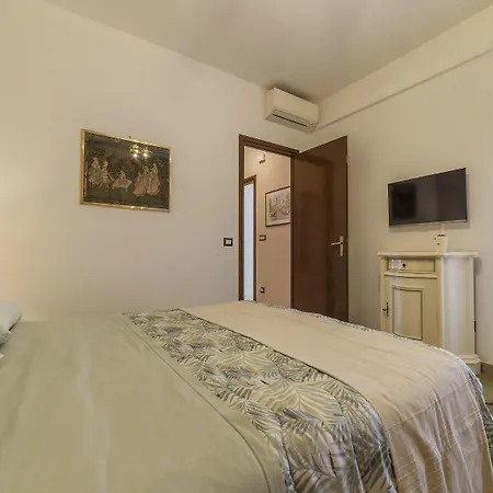 Guesthost - San Giovanni With Balcony